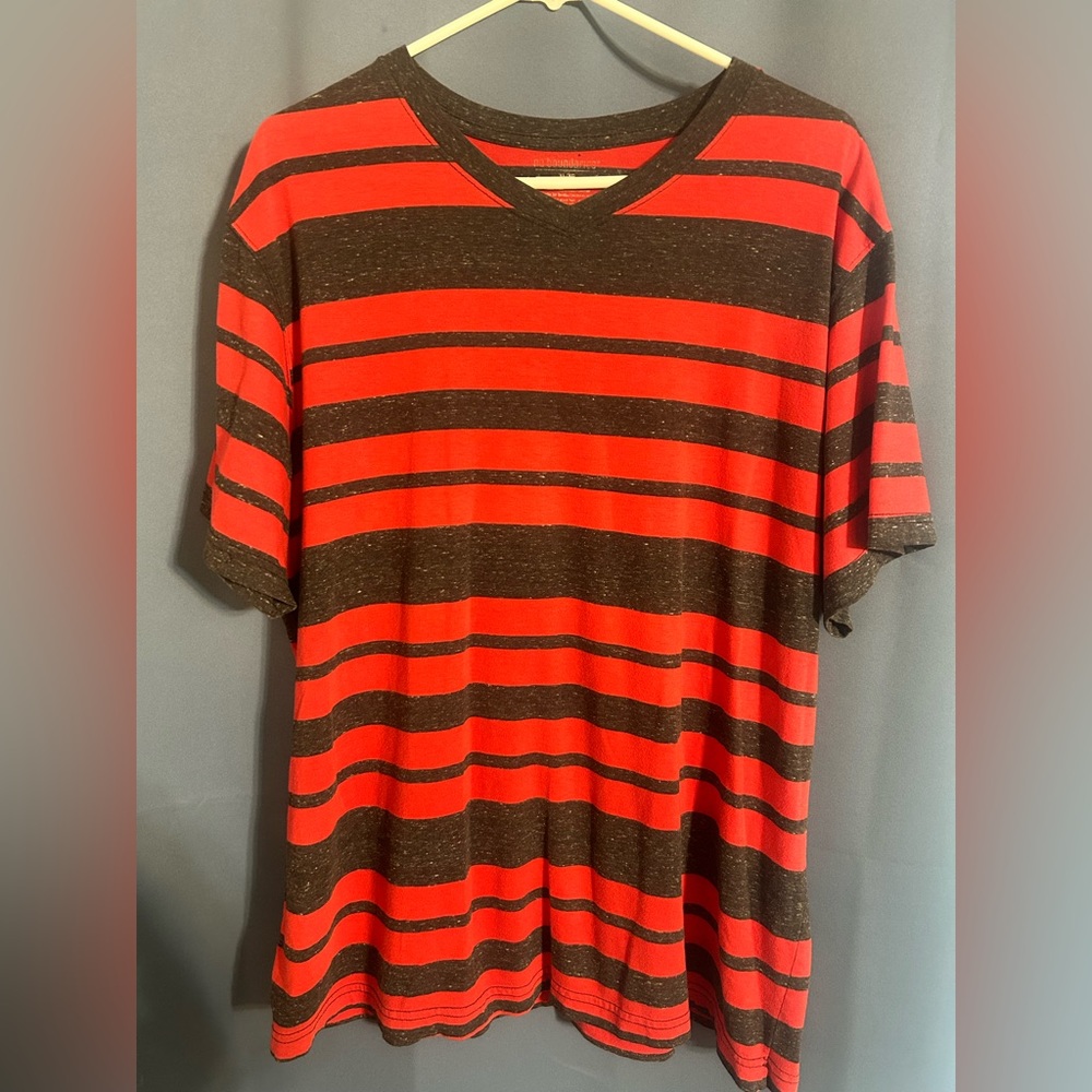 Men’s Striped V-neck